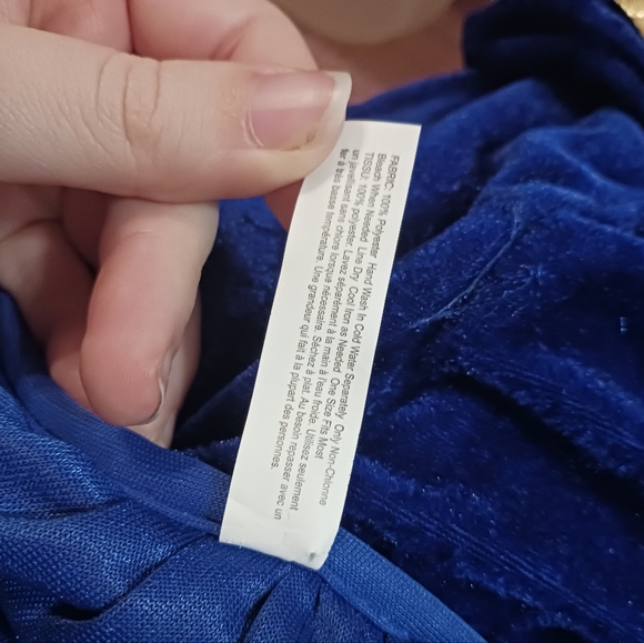 CostumeUSA Blue Velvet Full Length Hooded Cape Halloween Cosplay - Picture 5 of 6